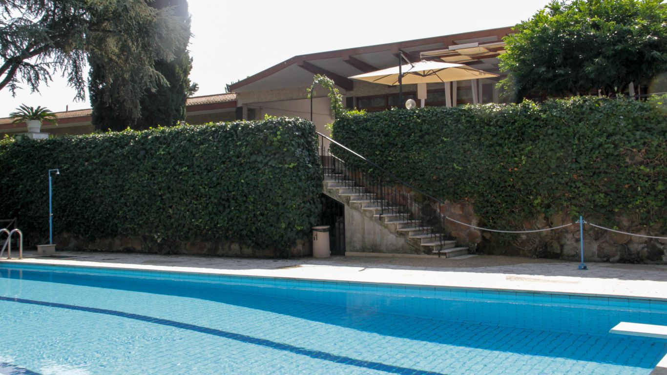 Hotel-Boomerang-Roma-piscina-1