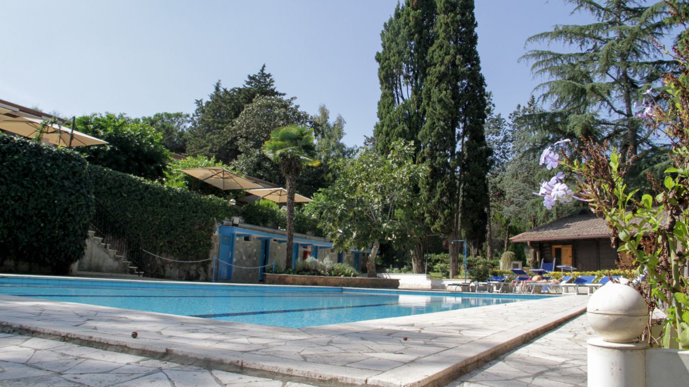 Hotel-Boomerang-Roma-piscina-2