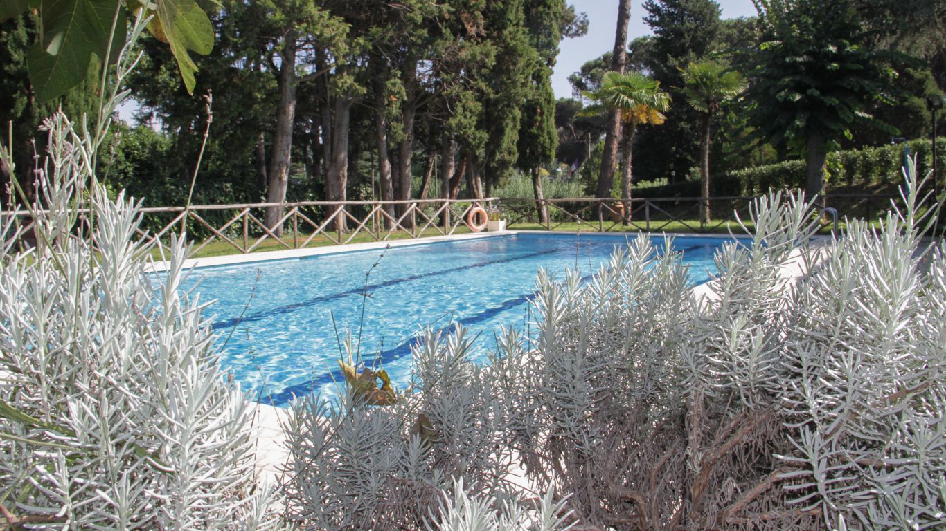 Hotel-Boomerang-Roma-piscina-3